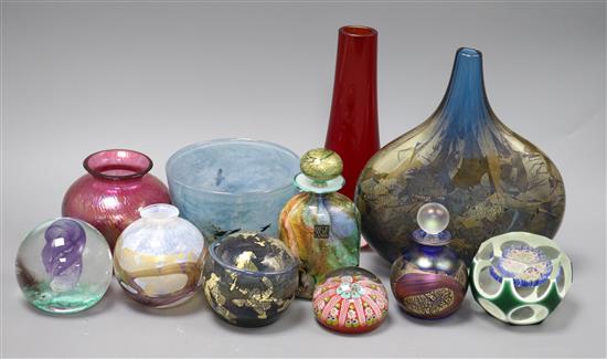 A small collection of modern Studio glassware